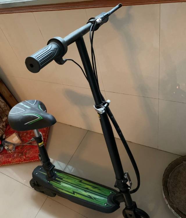 小滑板电动车 没用过几次，便宜转让