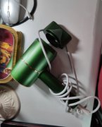 朋友送了一个新吹风机，小吹风机闲置了，低价转让