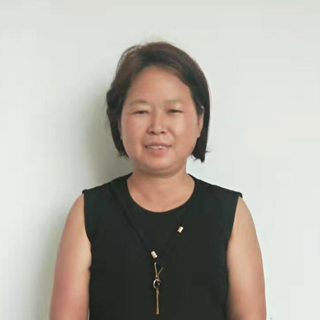 梁木芳阿姨 住家保姆 广东人 50岁 4年经验 初中学历 做家务,全职带孩子,照顾半自理老人,照顾不