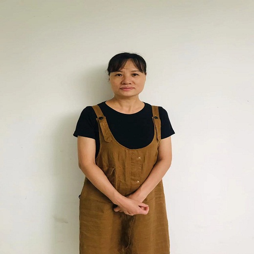 吴阿姨 不住家保姆,小时工 广东人 50岁 2年经验 初中学历 做家务