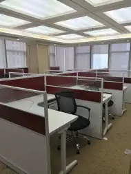 敢为人先办公家具·二手办公家具回收:屏风卡位 老板桌、会议桌 茶几