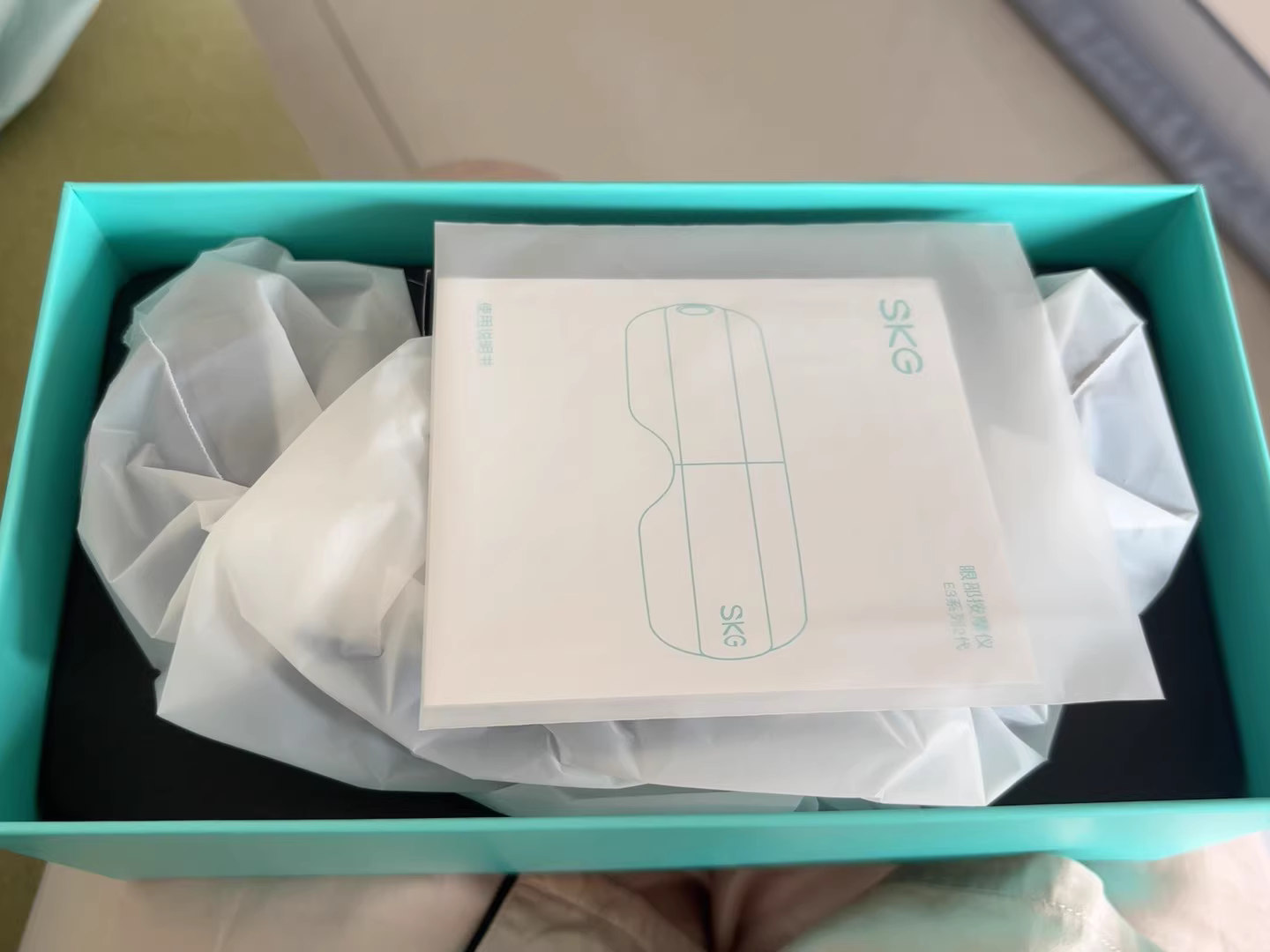 SKG K5眼部按摩仪，用了半年多，功能完好