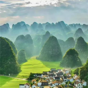 西南胜景贵阳出发贵州黄果树万峰林万峰湖马岭河乌蒙大草原6日游