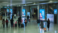 广东深圳龙华区深圳北出站通道G01-32火车高铁LED屏