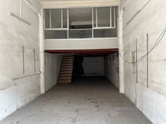 肇庆市江滨西路2号原港务局办公楼首层西起第5卡铺位